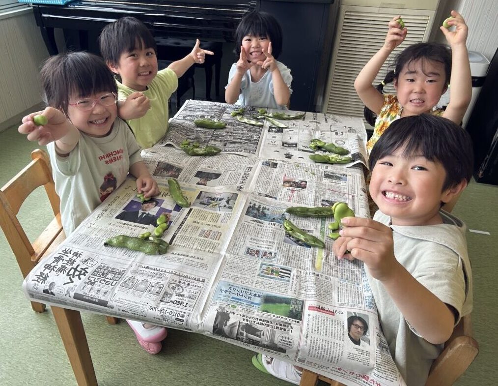 そら豆の皮むきをしました！